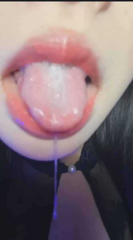 玩物直播奈诗千金-251127 红绿灯超近口水【1V】【874MB百度云】 预览图 3