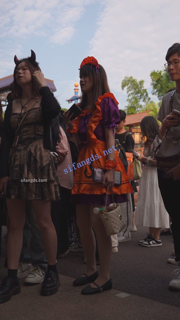 【永久专享】(BC-B-226)丝袜6部合辑..黑丝小姐姐疑似无内..透明肉丝白内【6V】【1.52G】 预览图 5