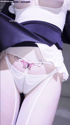 【一小央泽】贞洁祷告 极品巨乳女神性感白丝丁字裤 大尺度【117P3V】【1.93G】 预览图 10