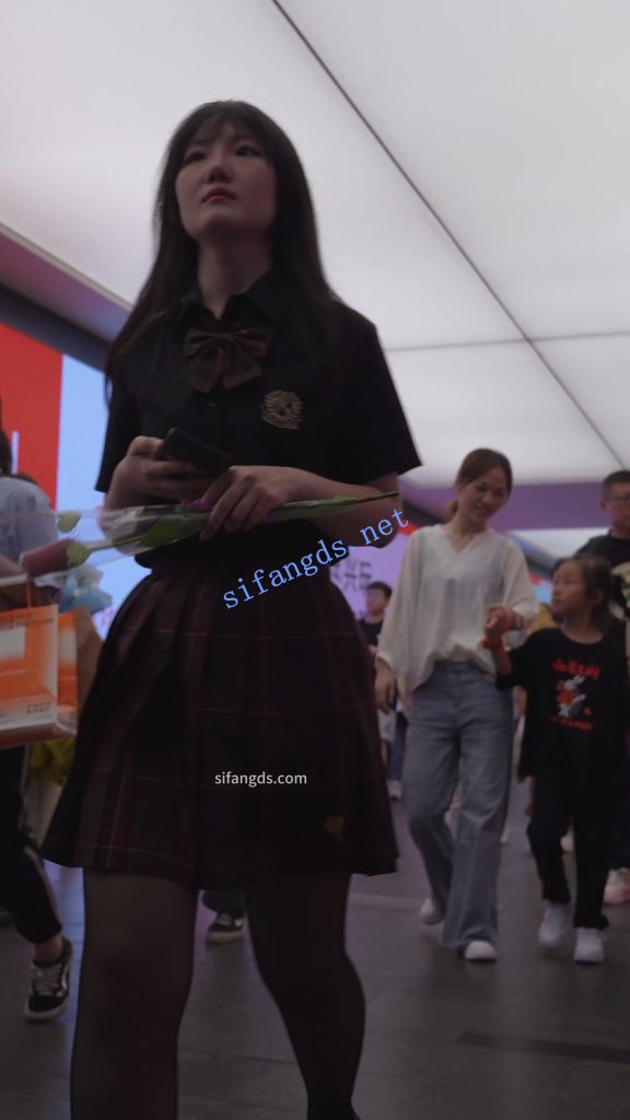 【永久专享】(BC-B-226)丝袜6部合辑..黑丝小姐姐疑似无内..透明肉丝白内【6V】【1.52G】 预览图 6