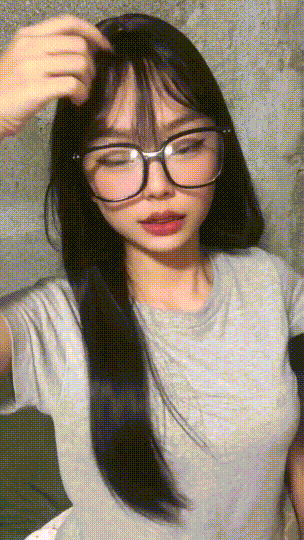 可欲可甜身材嬌小美眉露臉與男友做愛自拍，主打就是青春嫩嫩的 867.6MB 预览图 1