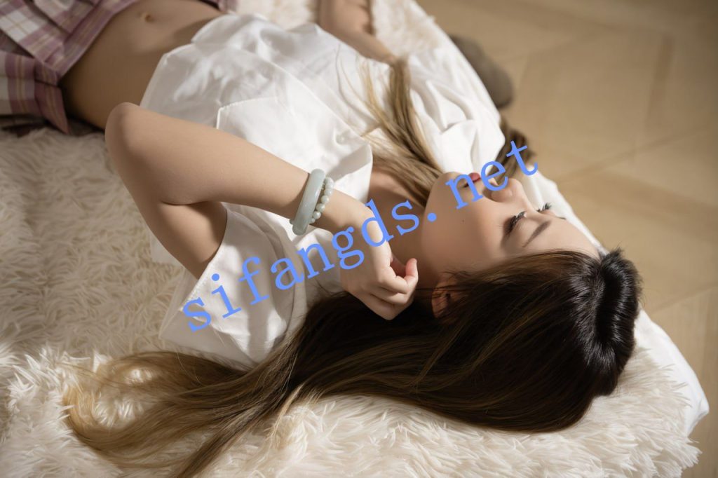 【大学生私房拍摄】神仙颜值学妹三点全漏6【4V35P】【1.71G】 预览图 26