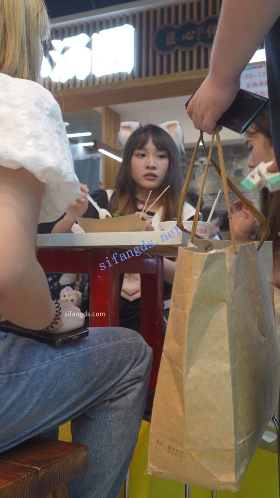 【永久专享】(BC-AA-578)猫耳制服jk小姐姐..绝对领域无痕内勒出13缝【1V】【416M】 预览图 3