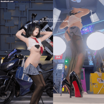 【B站 Yiko湿润兔 咬一口兔娘】10月作品 赛博逆JK 双视角骚舞【87P3V】【1.07G】 预览图 9