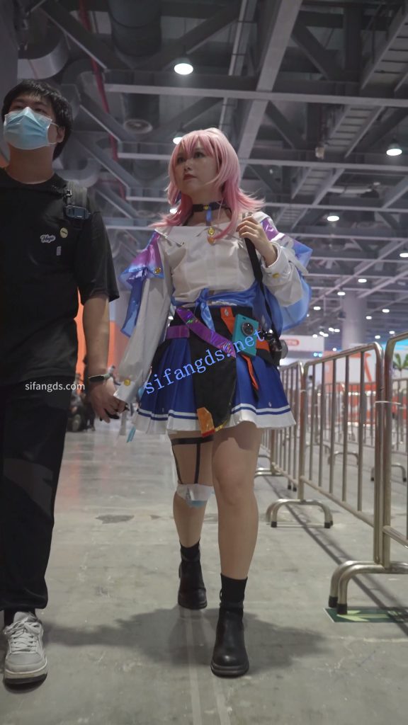 【永久专享】【xxn-317】星穹铁道三月七cos小姐姐..百褶裙竟然配骚丁【1V】【701M】 预览图 3