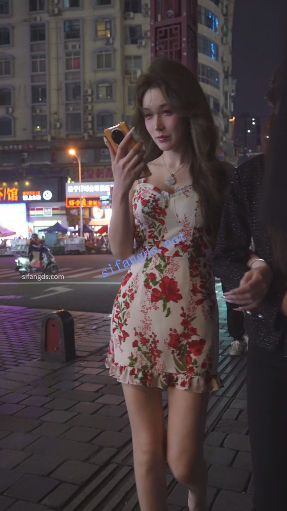 【永久专享】(BC-AA-584)花裙长腿175网红下播去喝酒..透明高跟微透白内【1V】【362M】 预览图 8