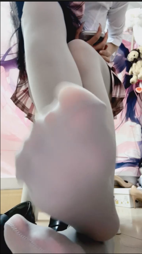 玩物直播不甜 -251128 灰丝榨精流【1V】【609MB百度云】 预览图 3