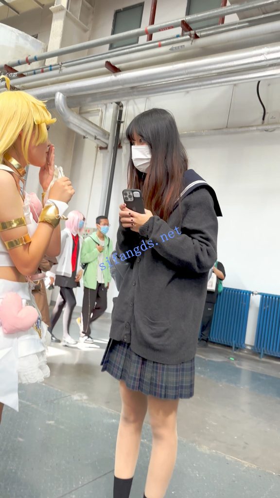 【永久专享】【KFC】两个JK制服学生妹·肉丝袜可爱内·白色骚窄内一箭双雕【1V】【810M】 预览图 9