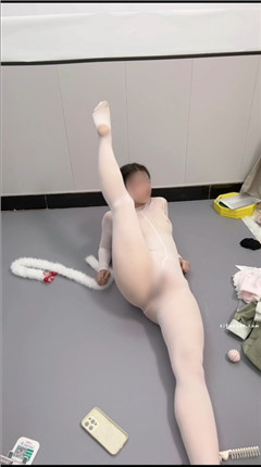 顶级大学舞蹈生【小乔（以安）】11月VIP最新大尺度裸舞【6V】【648M】 预览图 6