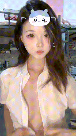 ⚫️11月新品，极品学生妹眼睛闷骚女【超级困】门槛福利，清纯小母狗宿舍热舞扣逼喷水【52V】【990M】 预览图 4