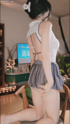 【漂漂 甜不乖】超美女神 极品巨乳 抖奶露内裤骚舞 情趣【24V】【1.54G】 预览图 3