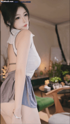 【漂漂 甜不乖】超美女神 极品巨乳 抖奶露内裤骚舞 情趣【24V】【1.54G】 预览图 7