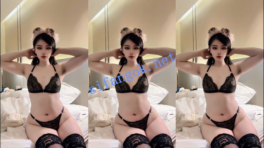 【抖音】申辣辣死了 90多万粉丝性感小少妇情趣内衣2V【2V】【562M】 预览图 4