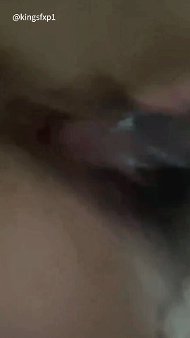 【狂操母狗】核彈級巨乳騷母狗 道具噴水自舔大雞巴瘋狂抽插身體有點胖但是性感逼逼小而粉嫩 4V 1.36GB 预览图 3