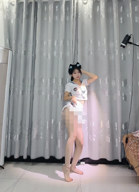 艺校在读【月月】居家宿舍动感裸舞-福利岛