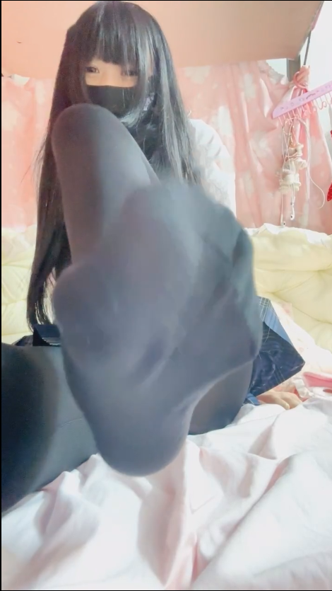 玩物直播不甜-251128 厚黑早泄榨精场【1V】【404MB百度云】 预览图 3