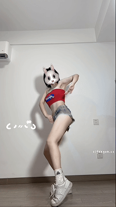 推特西西团队 蚊子 2月VIP年前新上专业动感4K裸舞 顶逼摇-4【10V】【1.22G】 预览图 3