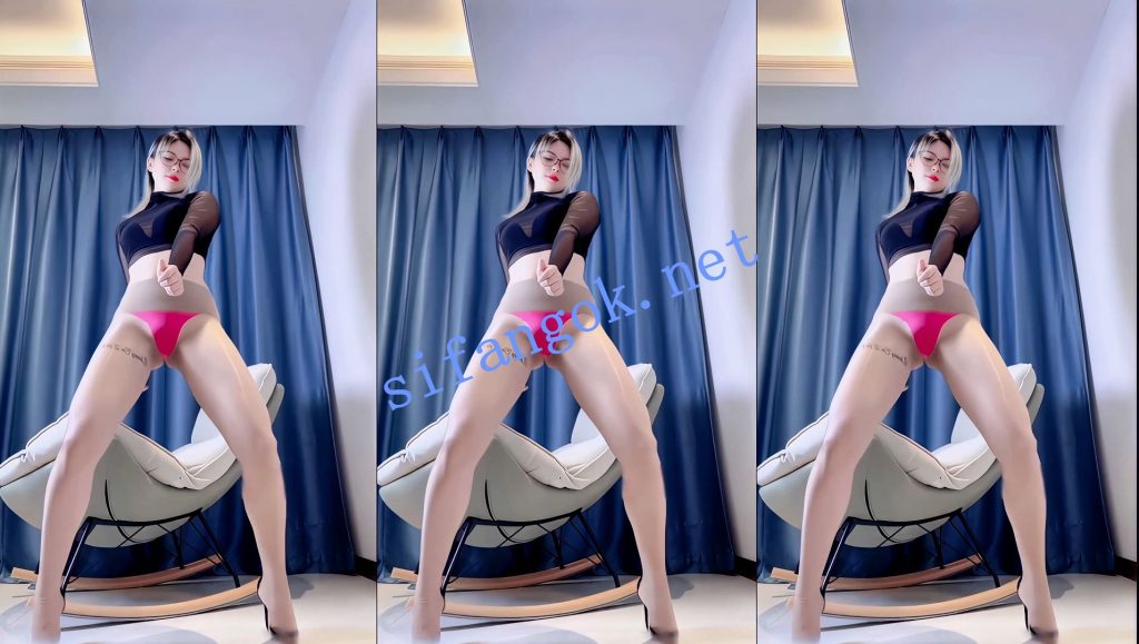 【快手】猫儿 40万粉丝主播 情趣骚内怼臀顶穴定制福利7V【7V】【0.99G】 预览图 18