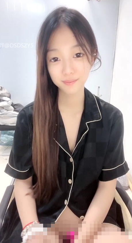 顶级舞蹈生【06清纯安静】跳蛋塞穴 预览图 1