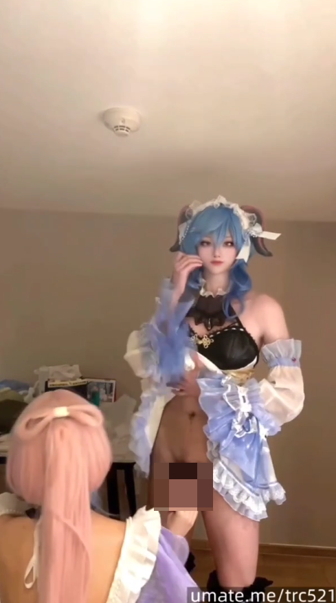 甘雨心海COS-伪娘和妹子上床 2v 预览图 1