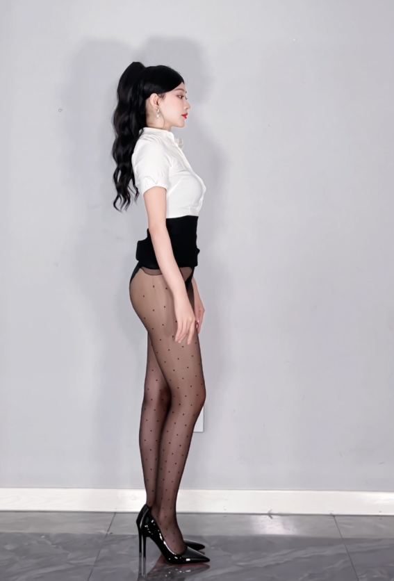 B站专业舞UP 小艾x艾 2026 定制骚舞4K原版 【5V1.55G】 预览图 3