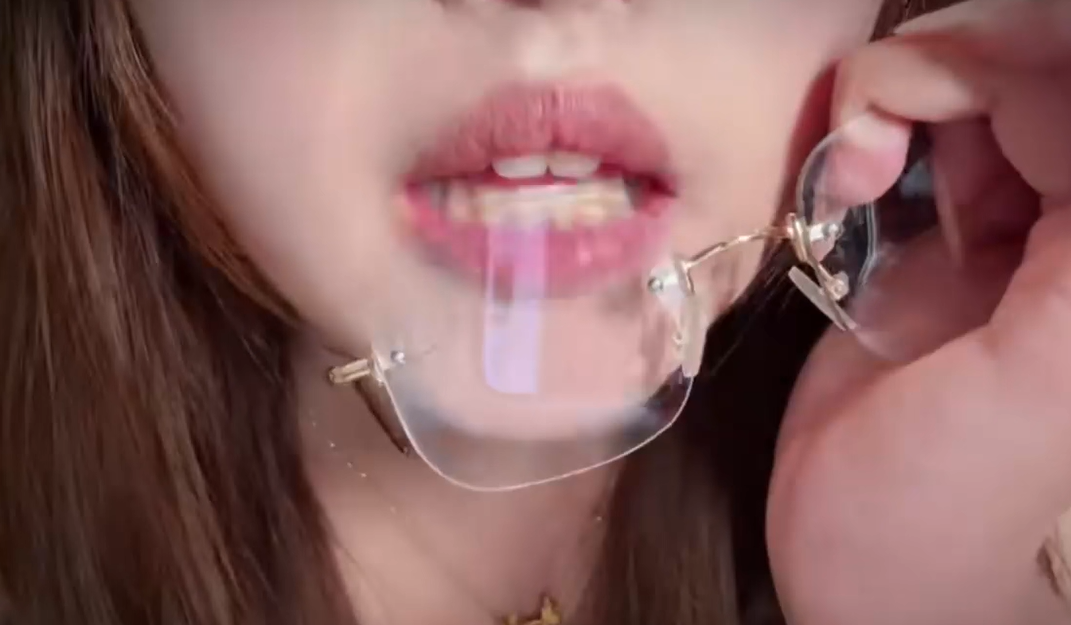 凡凡的助眠日记 舔屏幕 舔亚克力 【1V146M】-福利岛