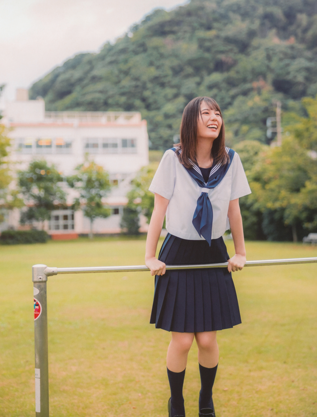 日向坂46 小坂菜緒 1st写真集「君は誰」【132P1.53G】 预览图 3