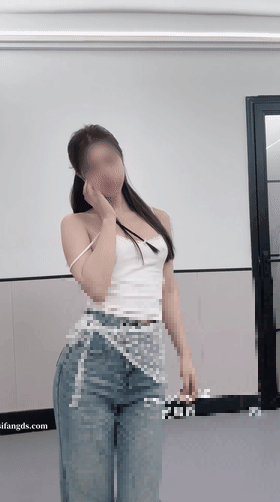 【重磅】大学舞蹈生【小乔（以安）】10月付费裸舞 甩B等【15V】【350.0M】 预览图 2