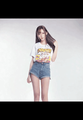 【核弹】AI顶级制作【腐团儿】裸舞脱衣 坐脸舔穴 后入视角【13V】【319M】 预览图 3