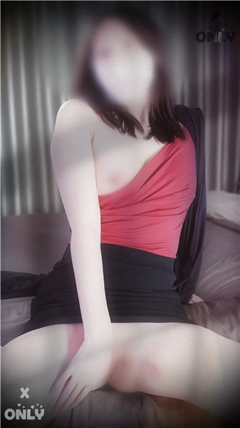 推特变装裸舞女王 咚小姐 2025 10月最新变装裸舞啪啪秀【6V】【701M】 预览图 4