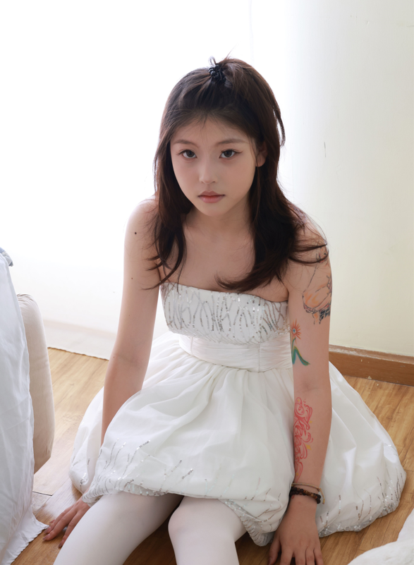 IMZSOCK爱美足 – 女仆私房性感白丝裸足美腿 【138P1V500M】 预览图 3