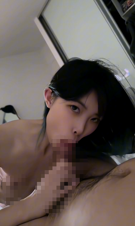 漂亮学生妹私下极度反差是个露出癖性瘾，喝尿野战露出各种刺激玩法【746m】 预览图 2