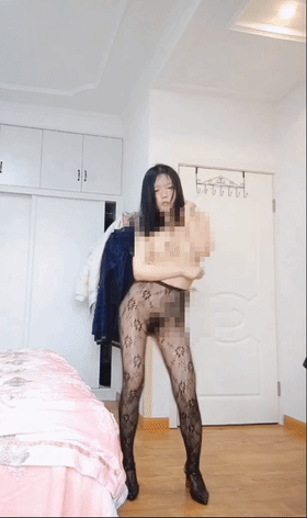 B站甜美UP ChengerNYCErNL 退站定制绝版裸舞 韩舞大摆锤【12V】【1.08G】 预览图 8