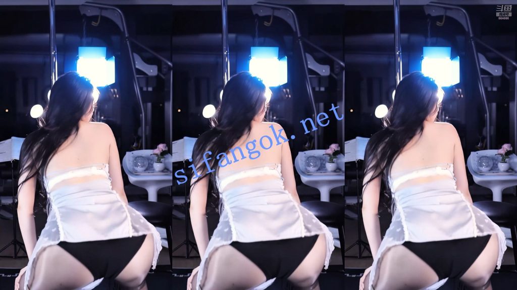 【虎牙】小酒窝翁馨 最新擦边骚舞8V，肥臀勒出三角短裤【8V】【898M】 预览图 2