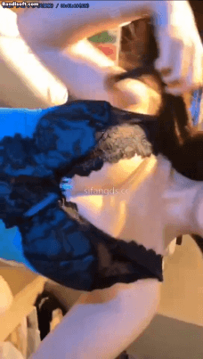 【快手 娇妻ting】超美女神 露内 内衣骚舞 骚表情 展示身材【22V】【433M】 预览图 2