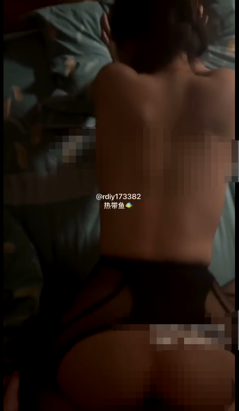 183体育生男S『P热带鱼』最新约炮合集,各种妹子日常多种方式啪啪 大屌撑满湿暖蜜穴 美妙后入Q弹蜜桃臀(7V)-福利岛