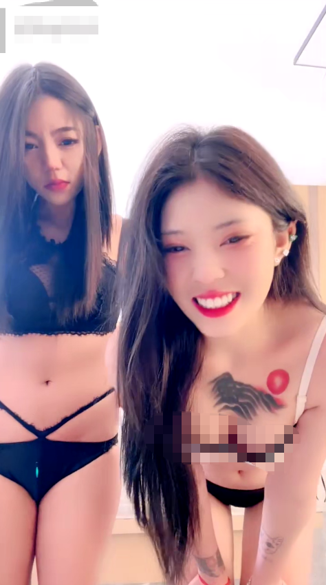 大长腿美乳翘臀 粉嫩蝴蝶和一线天逼逼 被大吊哥疯狂抽插3P2v-福利岛