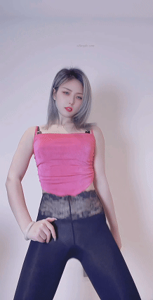 快手40W粉主播 猫儿壹只猫儿 福利骚舞骆驼趾顶B摇大合集【124V】【3.65G】 预览图 25