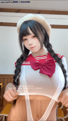 【B站 Yiko湿润兔 咬一口兔娘】9月作品 双视角骚舞 丁字勒逼【3V】【640M】 预览图 2