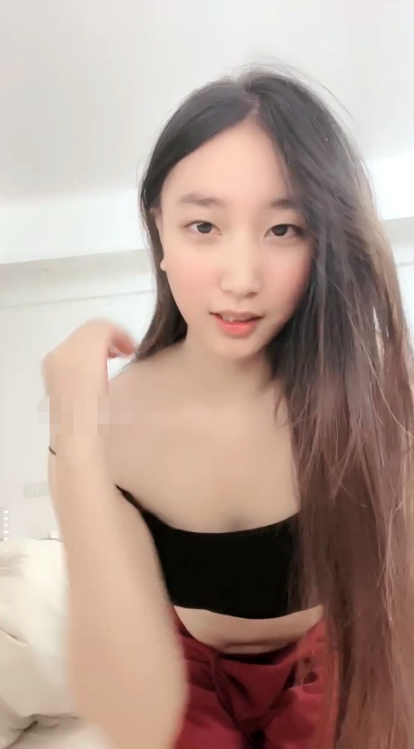 【陈小鱼】掰穴展示自慰 预览图 1