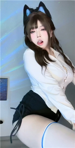 快手反差主播 崽崽睡不醒 私定裸舞内衣诱惑童颜大奶反差【19V】【1.71G】 预览图 16