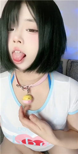 快手反差主播 崽崽睡不醒 私定裸舞内衣诱惑童颜大奶反差【19V】【1.71G】 预览图 6