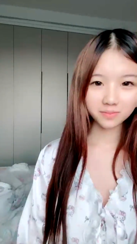 在校生 百年绿播【小岛】美乳翘臀极品嫩穴 跳蛋狂震翘臂八字真好看【2v】 预览图 1