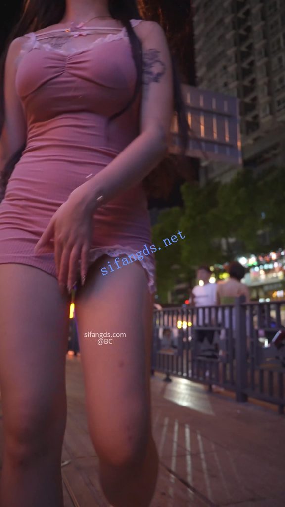 (BC-SSS-069)极品美女透明蕾丝内..大叔面前扣13..骚气溢出屏幕【1V】【1.19G】 预览图 22