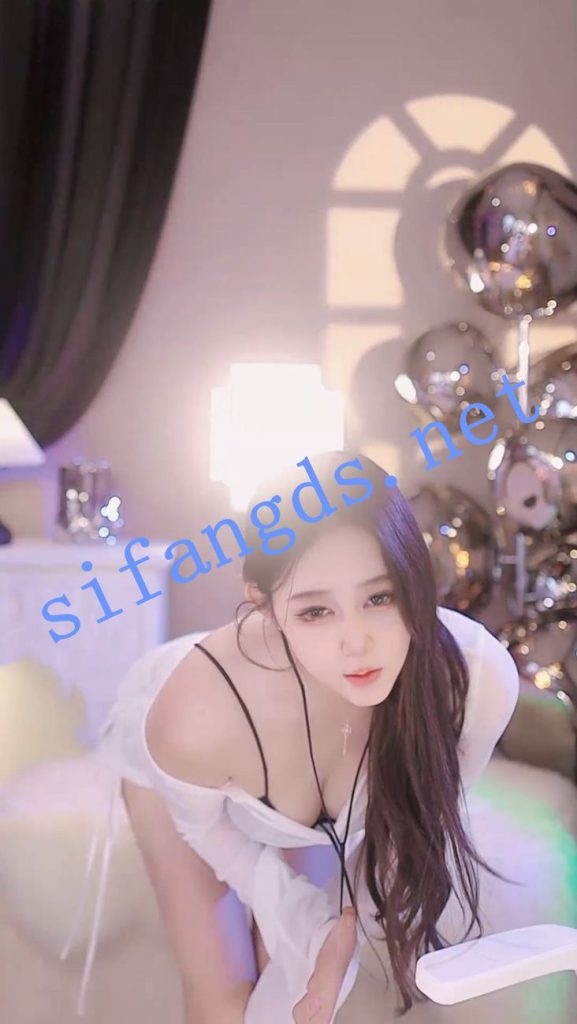 ⭐【时光直播 畅聊】S37 深沟半球 擦边大尺度性感骚舞【82V】【7.07G】 预览图 44