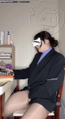 【推特 桔梗】定制长视频 剧情骚话 骚老师 紫薇高潮乱颤【2V】【1.62G】 预览图 4