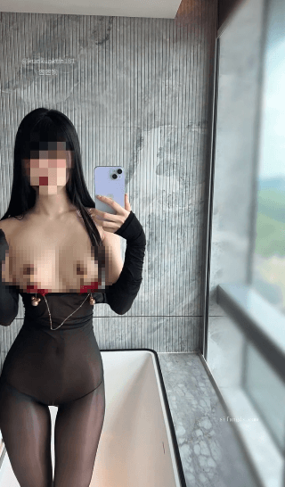 【精品】推特漫画身材困困狗，被健身男友强势后入好痛啊【38V15P】【3.43G】 预览图 10