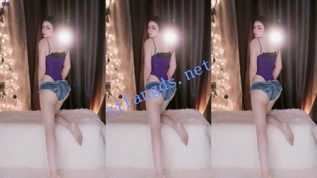 【畅聊】小美很奈斯 嘴叼丁字裤玩出擦边新视野【4V】【346M】 预览图 10