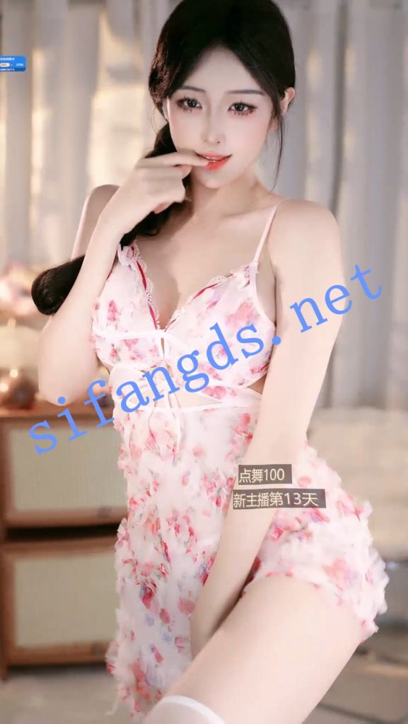 ⭐ 【畅聊直播】奶龙教主 擦边尺度骚舞 走光露点【42V】【3.67G】 预览图 23