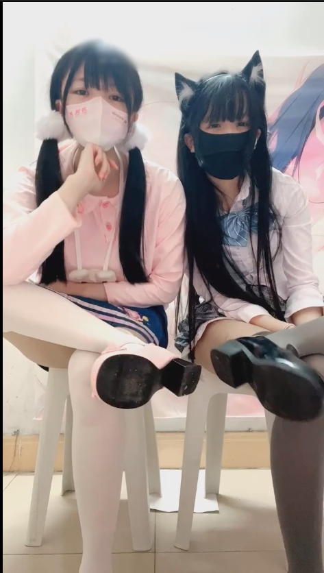 玩物直播不甜-251130 双主诅咒辱母4妈【1V】【300MB百度云】 预览图 3